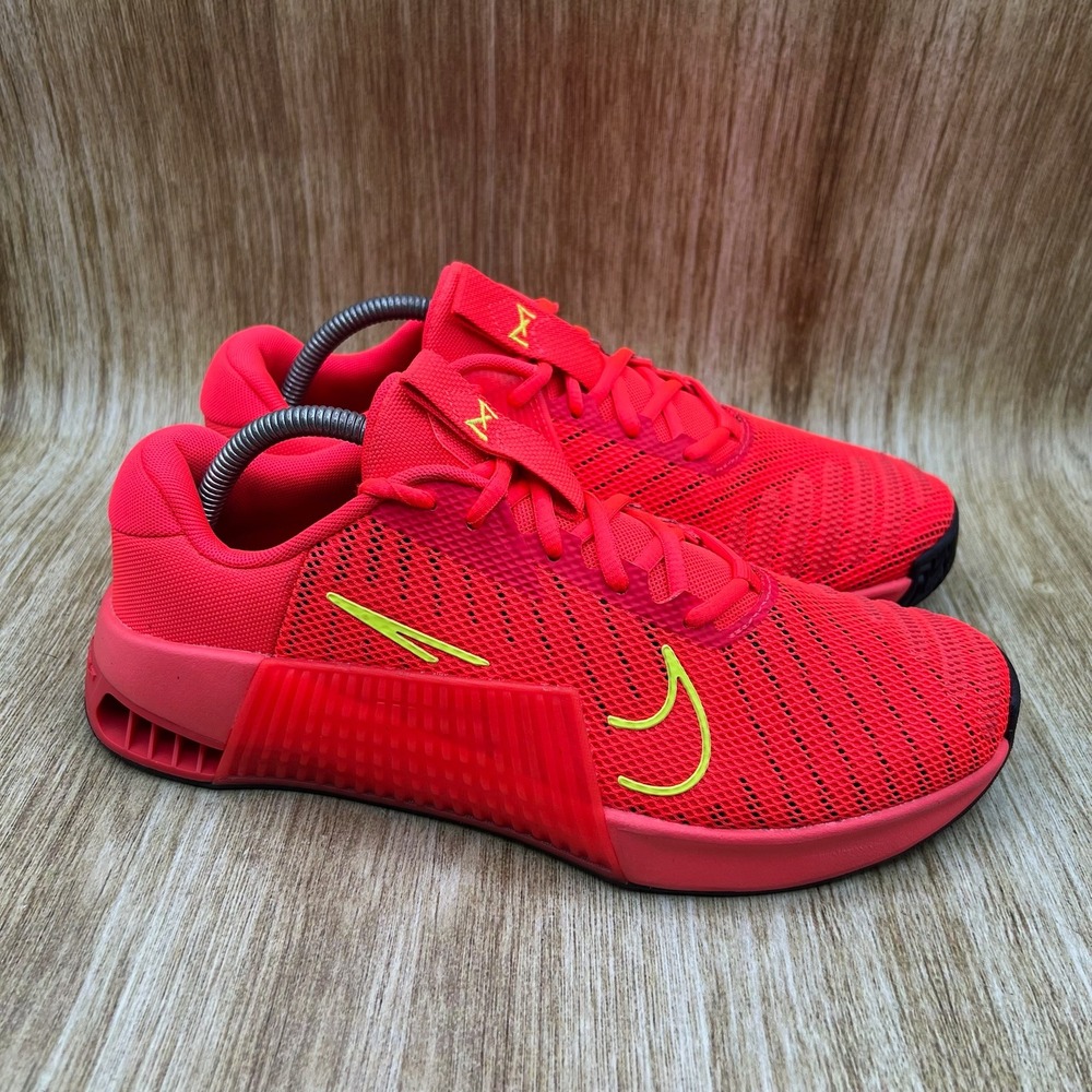 Nike Metcon 9 Training Shoes Men's Size 9 Bright Crimson Sneakers DZ2617-601